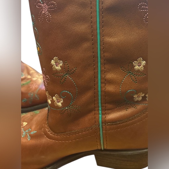 Shyanne Girls Floral Embroidery Western Cowboy Boots - Picture 7 of 7